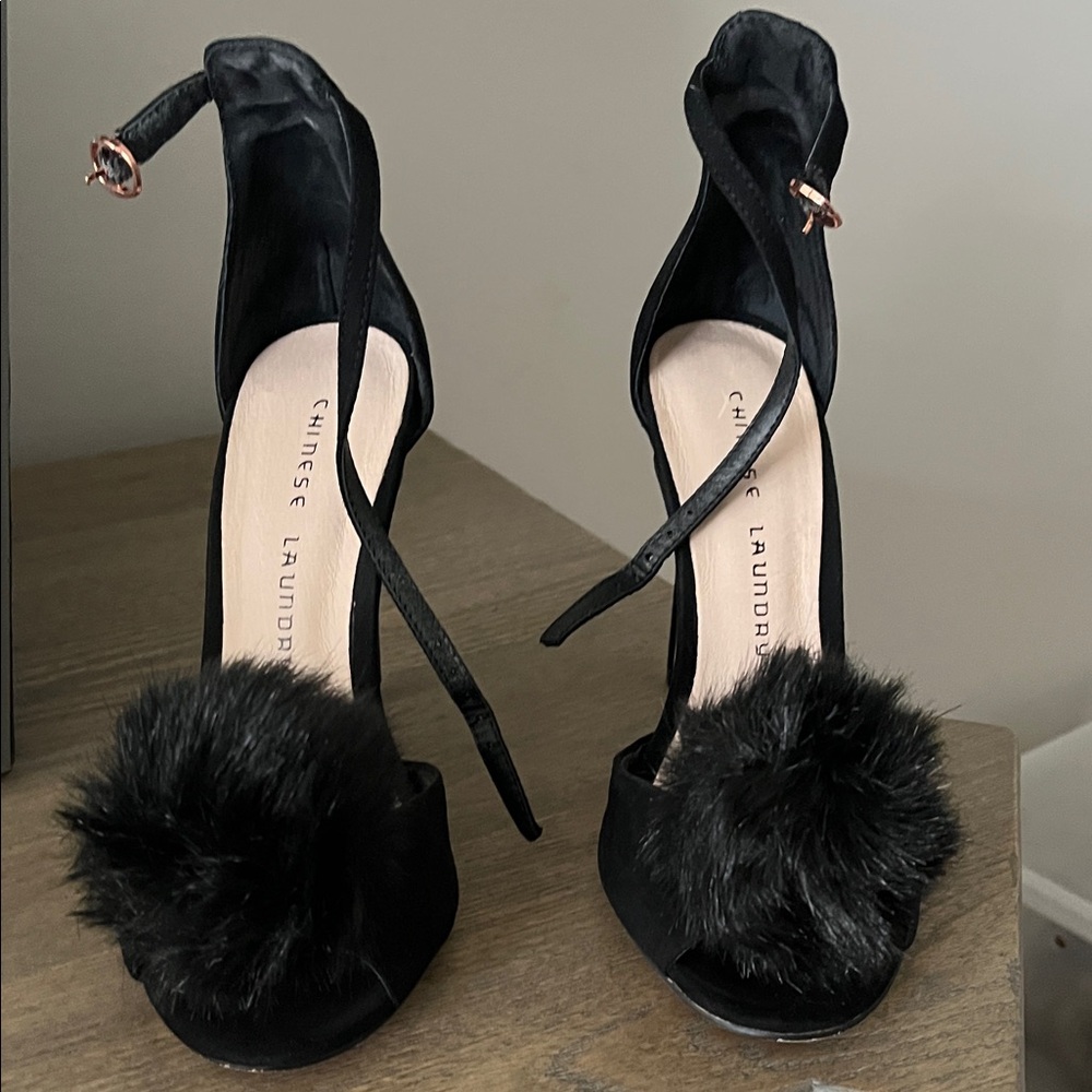 Chinese Laundry Black Heels with Plush Pom

Box included
